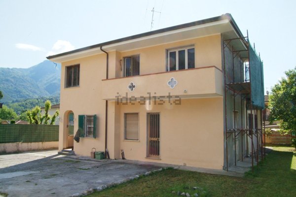casa indipendente in vendita a Camaiore