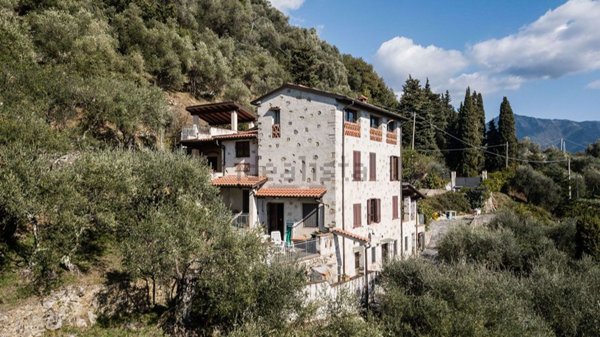 casa indipendente in vendita a Camaiore in zona Lido di Camaiore