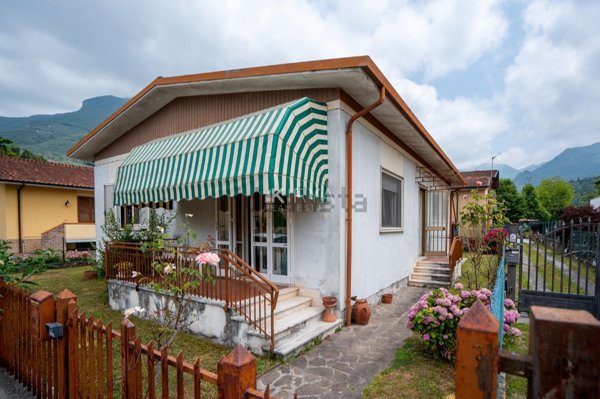 casa indipendente in vendita a Camaiore