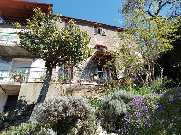 casa indipendente in vendita a Camaiore in zona Casoli