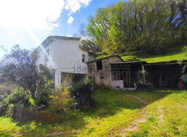 casa indipendente in vendita a Camaiore