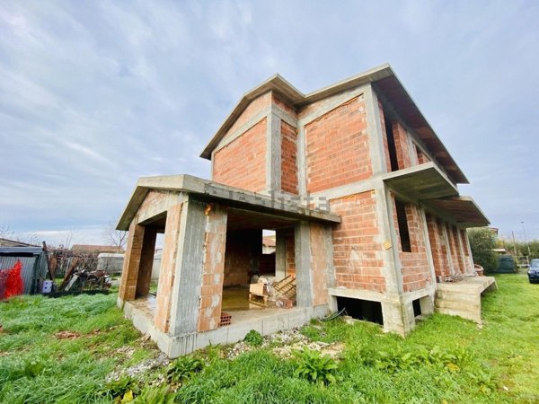 casa indipendente in vendita a Camaiore