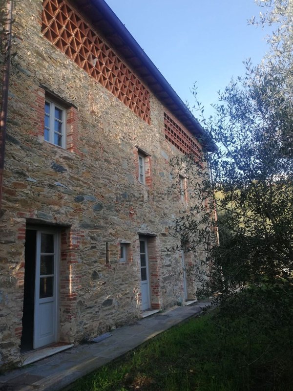 casa indipendente in vendita a Camaiore