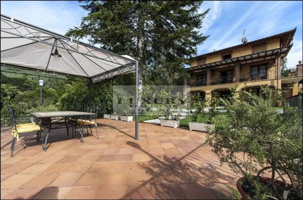 casa indipendente in vendita a Camaiore