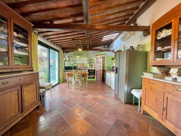 casa indipendente in vendita a Camaiore