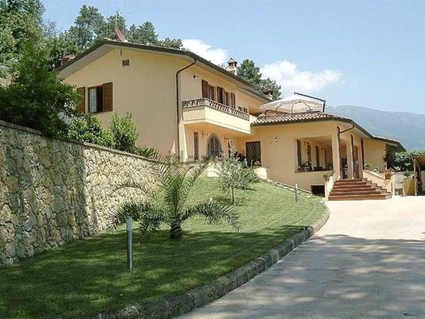 casa indipendente in vendita a Camaiore