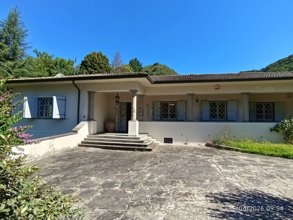 casa indipendente in vendita a Camaiore in zona Valpromaro