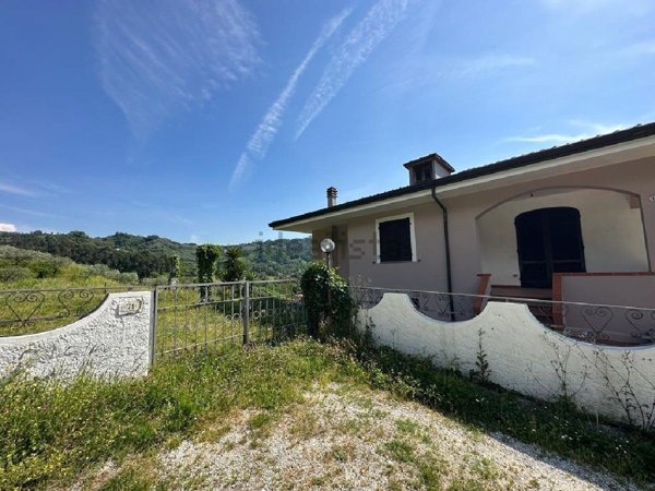 casa indipendente in vendita a Camaiore in zona Nocchi
