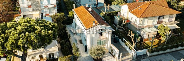 casa indipendente in vendita a Camaiore