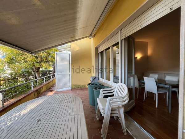 casa indipendente in vendita a Camaiore in zona Lido di Camaiore