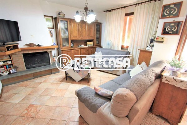 casa indipendente in vendita a Camaiore