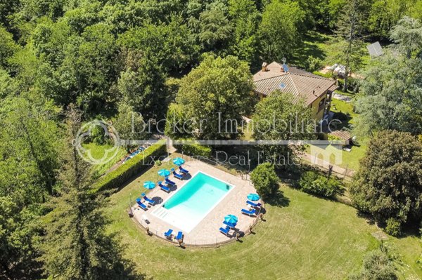 casa indipendente in vendita a Camaiore