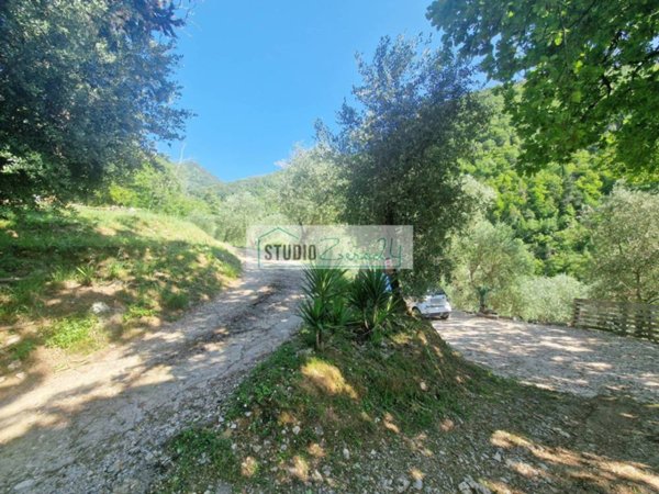 casa indipendente in vendita a Camaiore in zona Metato