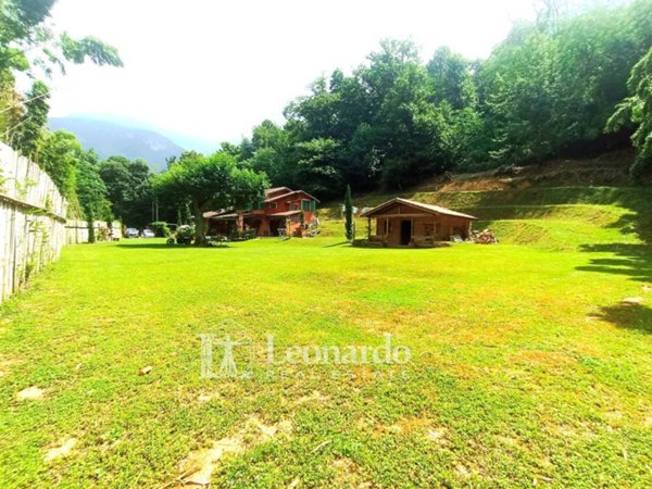 casa indipendente in vendita a Camaiore in zona Santa Lucia