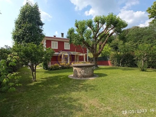 casa indipendente in vendita a Camaiore