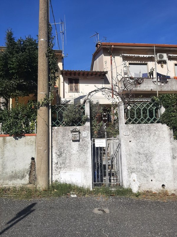 quadrivano in vendita a Camaiore