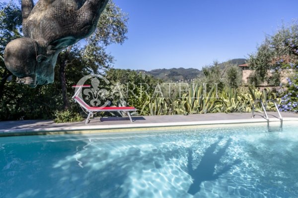 casale in vendita a Camaiore