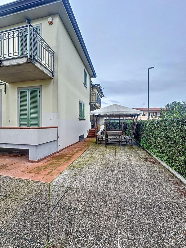 casa indipendente in vendita a Camaiore in zona Lido di Camaiore