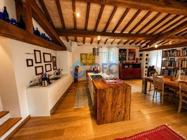 appartamento in vendita a Camaiore in zona Lido di Camaiore