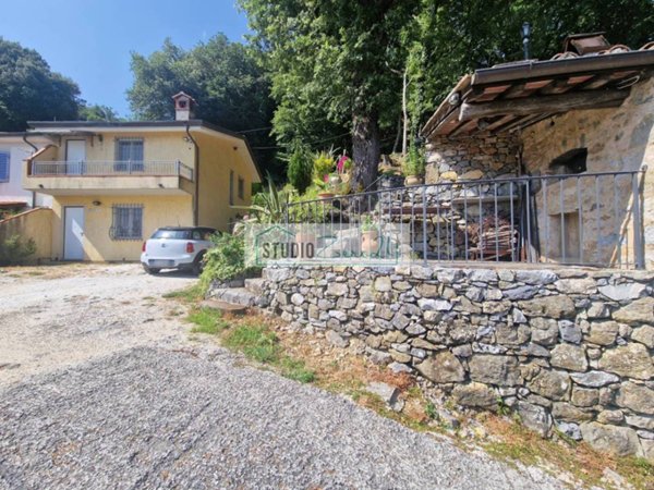casa indipendente in vendita a Camaiore
