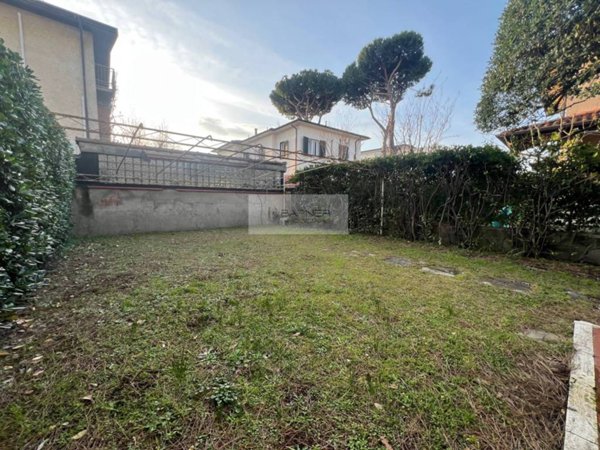 appartamento in vendita a Camaiore in zona Lido di Camaiore