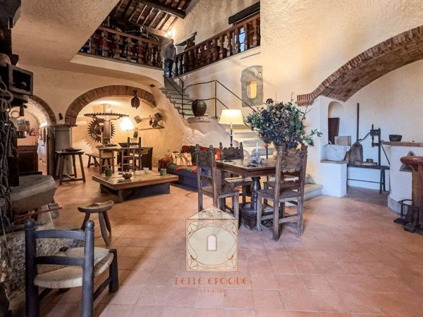 quadrivano in vendita a Camaiore