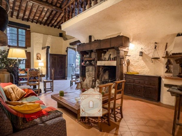 quadrivano in vendita a Camaiore