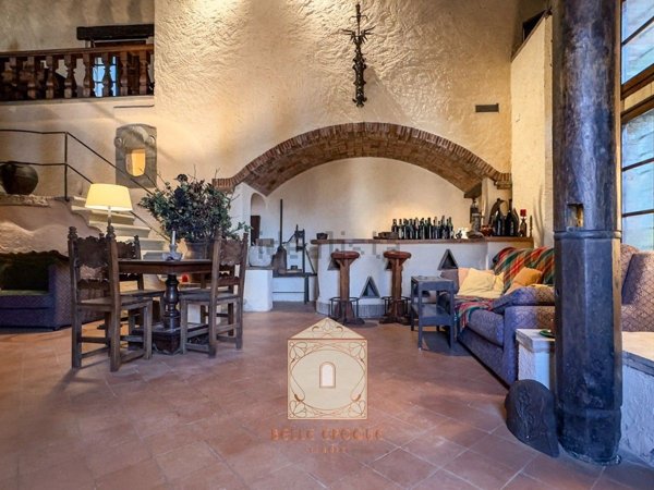 quadrivano in vendita a Camaiore