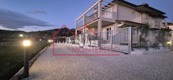 casa indipendente in vendita a Camaiore in zona Lido di Camaiore