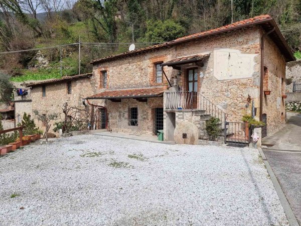 casa indipendente in vendita a Camaiore