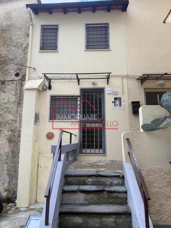 casa indipendente in vendita a Camaiore in zona Montebello
