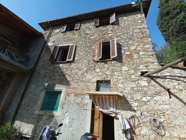 casale in vendita a Camaiore