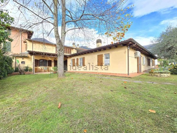 casa indipendente in vendita a Camaiore