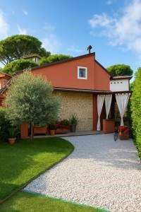 casa indipendente in vendita a Camaiore in zona Lido di Camaiore