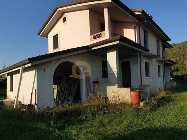 casa indipendente in vendita a Camaiore in zona Capezzano Pianore