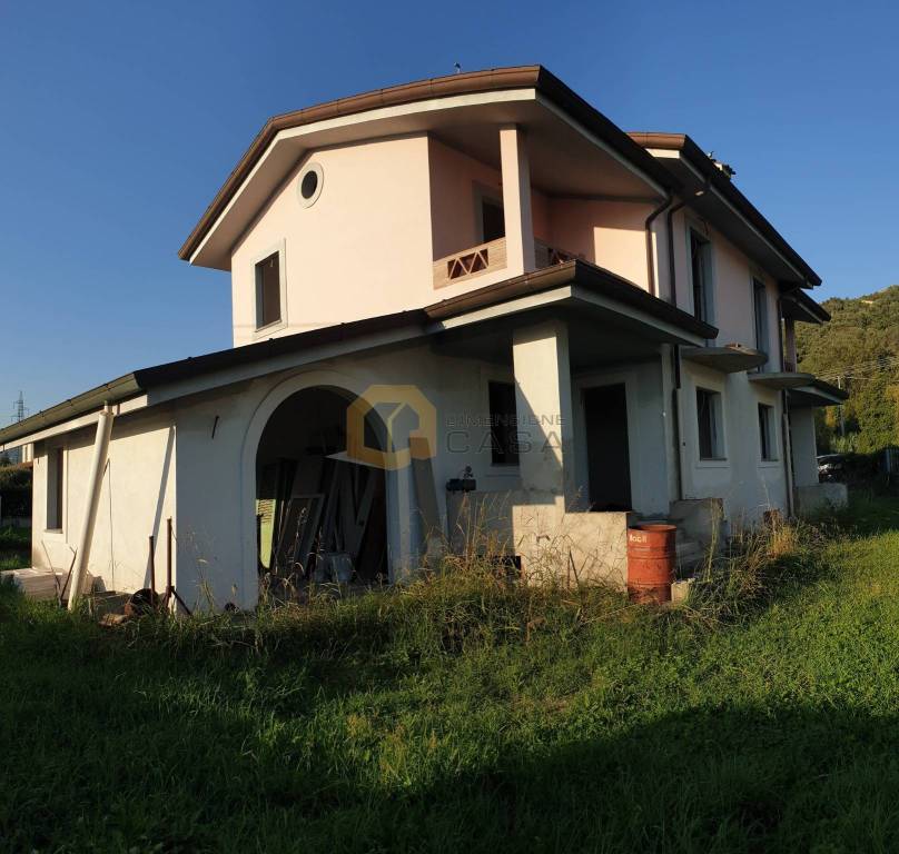 casa indipendente in vendita a Camaiore in zona Capezzano Pianore