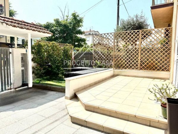 casa indipendente in vendita a Camaiore