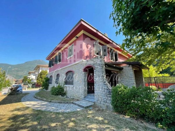 casa indipendente in vendita a Camaiore