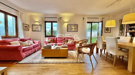 casa indipendente in vendita a Camaiore