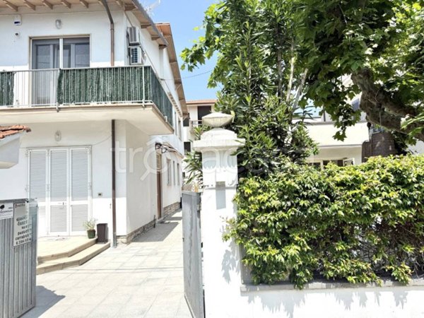 casa indipendente in vendita a Camaiore in zona Lido di Camaiore