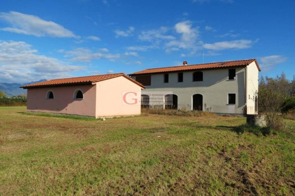 casa indipendente in vendita a Camaiore in zona Lido di Camaiore