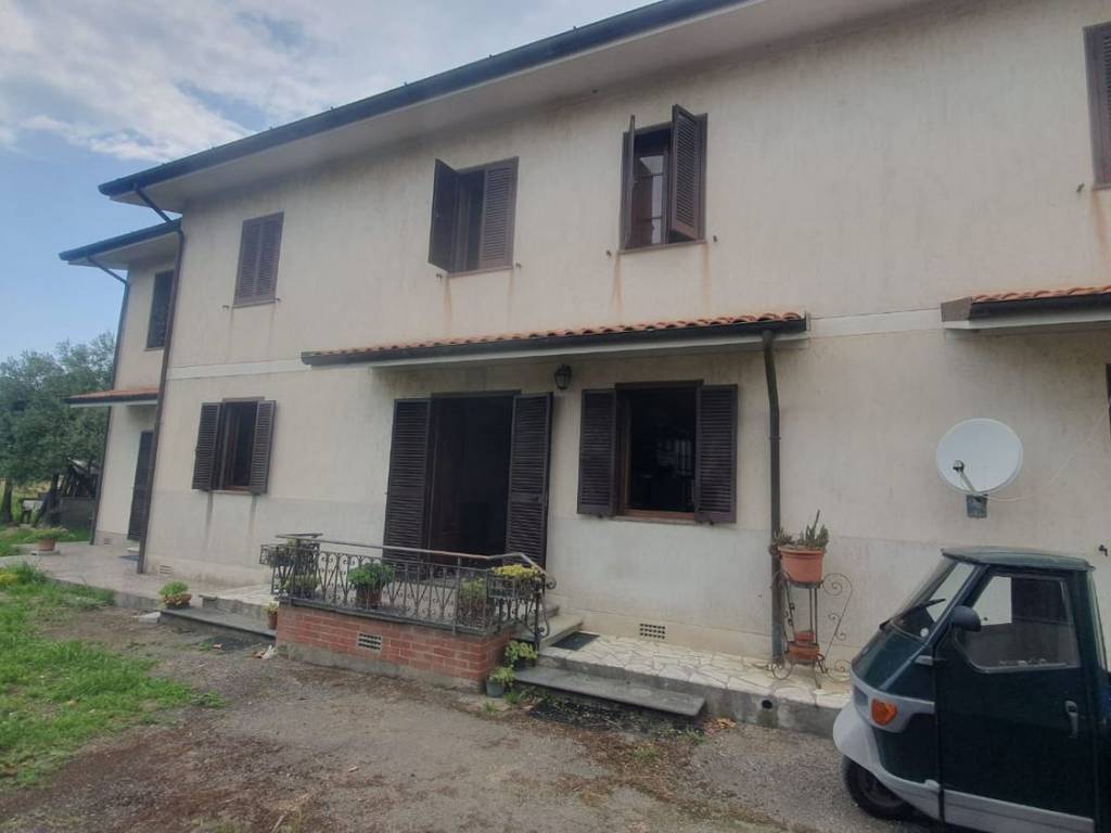 casa indipendente in vendita a Camaiore in zona Capezzano Pianore