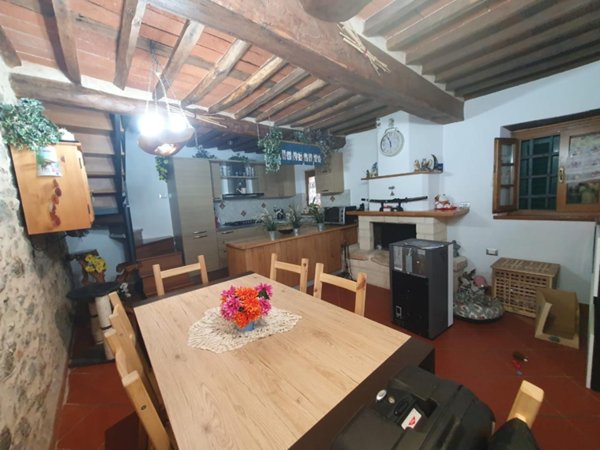 casa indipendente in vendita a Camaiore