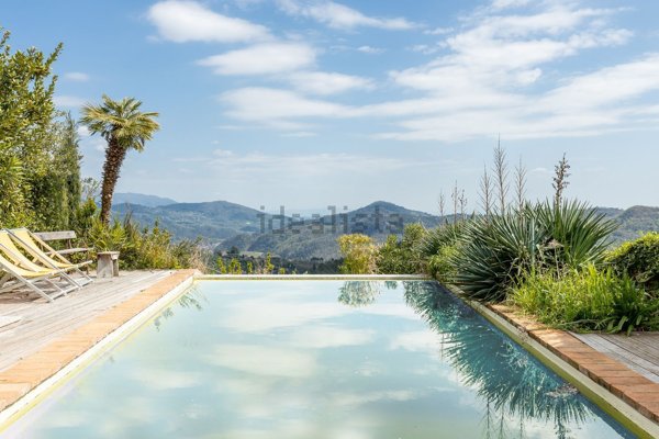 casale in vendita a Camaiore