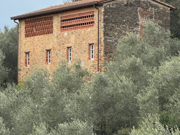 casa indipendente in vendita a Camaiore