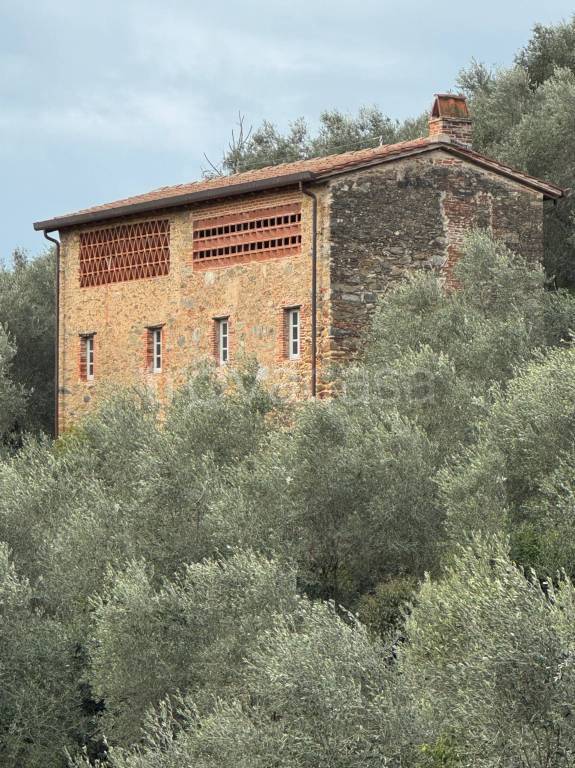 casa indipendente in vendita a Camaiore