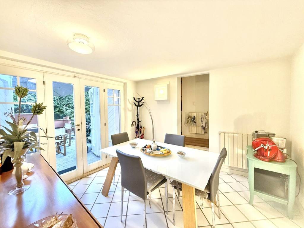 casa indipendente in vendita a Camaiore in zona Lido di Camaiore