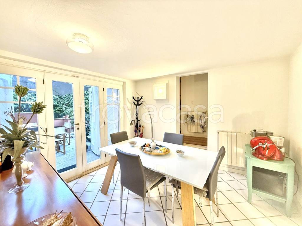 casa indipendente in vendita a Camaiore in zona Lido di Camaiore