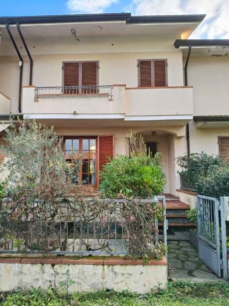 casa indipendente in vendita a Camaiore