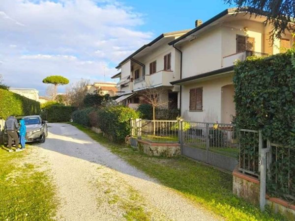 casa indipendente in vendita a Camaiore